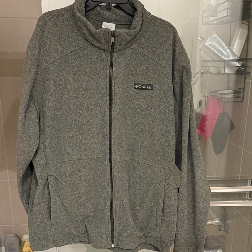 Columbia full zip down fleece XXL. great condition